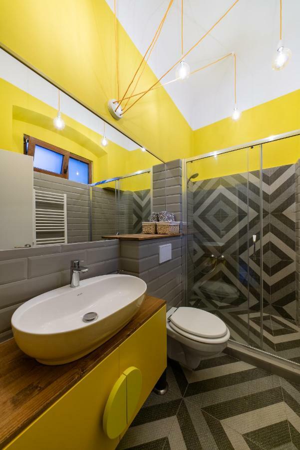 The Yellow Umbrella Studio Cluj-Napoca Exterior foto